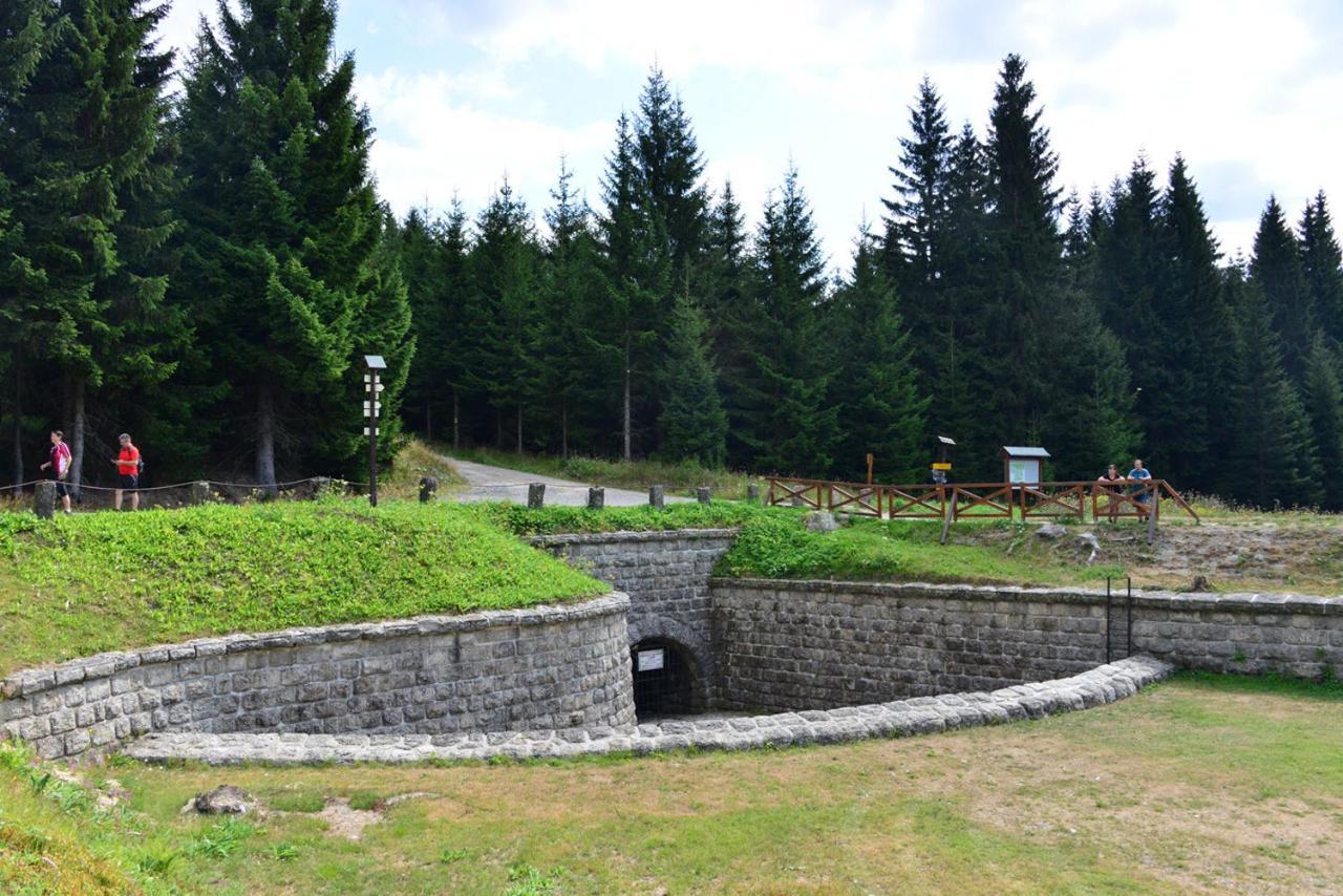 Montanie Resort Десна Экстерьер фото